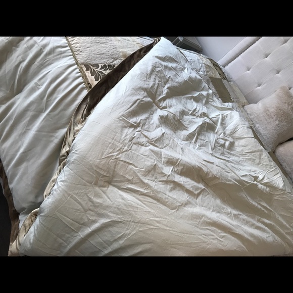 King comforter - Nicole Miller Designer - Picture 14 of 15